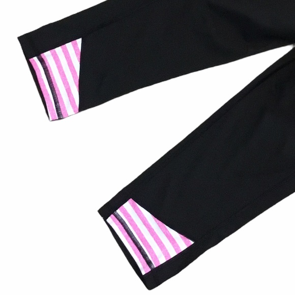 Victoria’s Secret Sport Capri Leggings Black/Pink - Picture 5 of 6